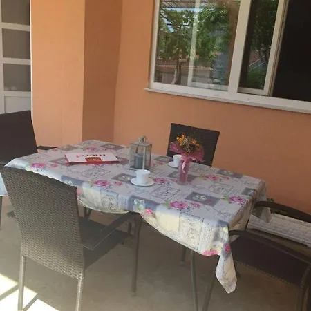 Laura Apartmán
